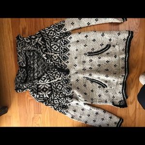 Quarter zip hoodie fits like a medium